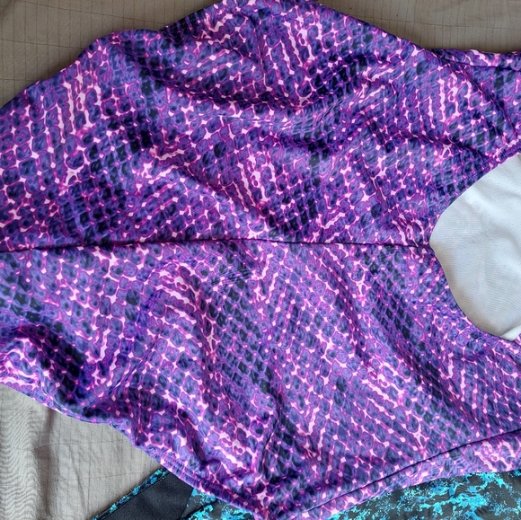 *NWT* 3 Women's One Piece Swimsuits -1 Reebok & 2 Speedo Brand SIZE 18 - Picture 16 of 16